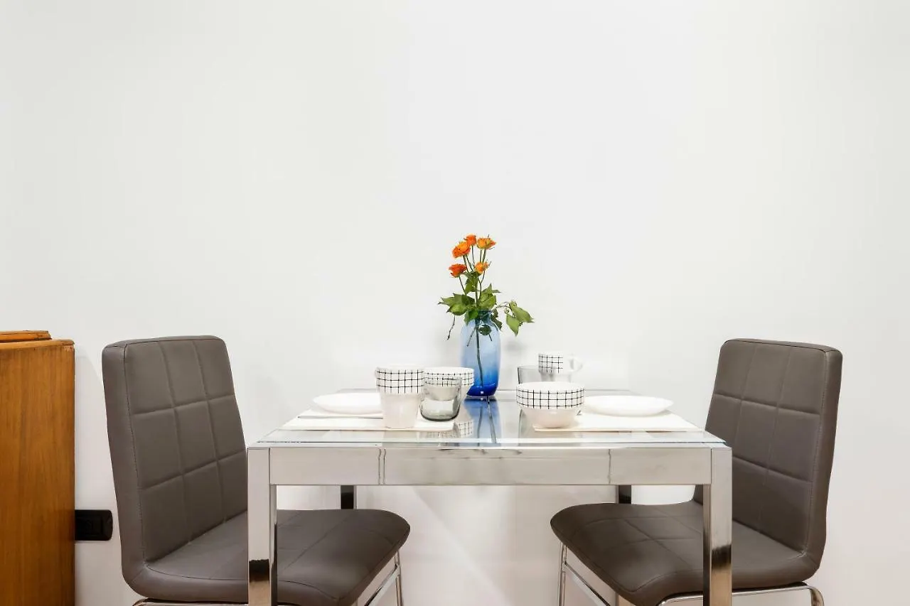 Duplex Luxurious Apt In The Heart Of Bologna의 연락처